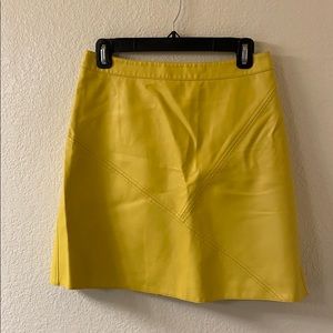 MOVING SALE🔔 Zara faux leather skirt